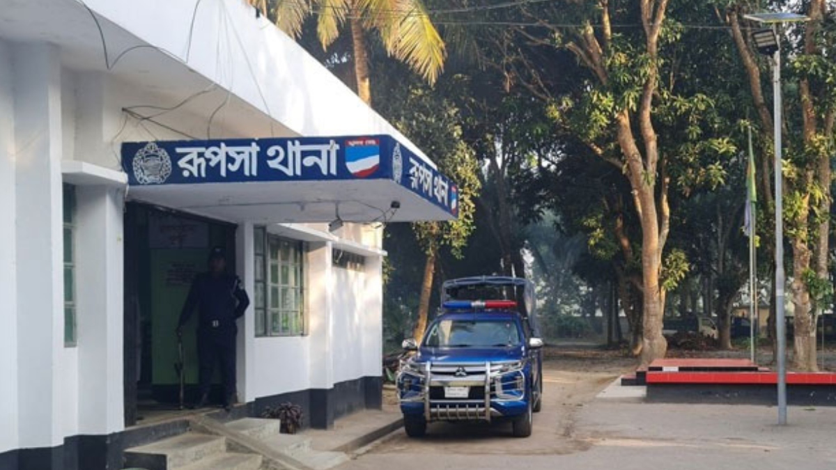 নেশার টাকার জন্য মাকে হত্যার অভিযোগ, ছেলে আটক