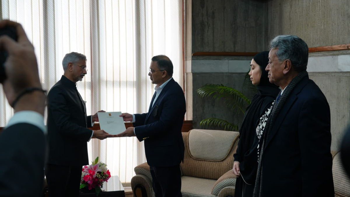 তারেক রহমানের হাতে ভারতের শোকবার্তা তুলে দিলেন জয়শঙ্কর