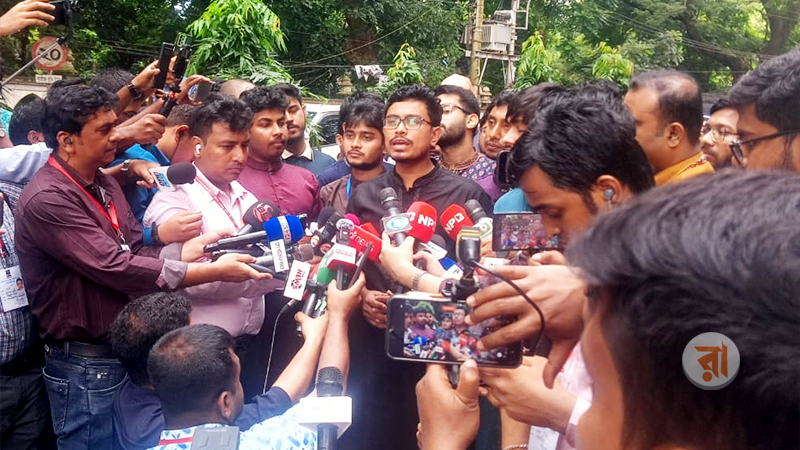 ভোটকেন্দ্রে ছাত্রদলের বিরুদ্ধে আচরণবিধি ভঙ্গের অভিযোগ সাদিকের