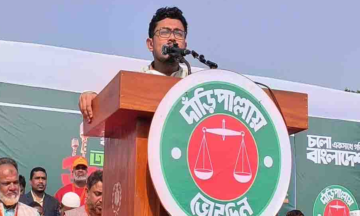 দেশের রাজনীতি দেশের মাটিতেই করতে হবে:সাদিক কায়েম