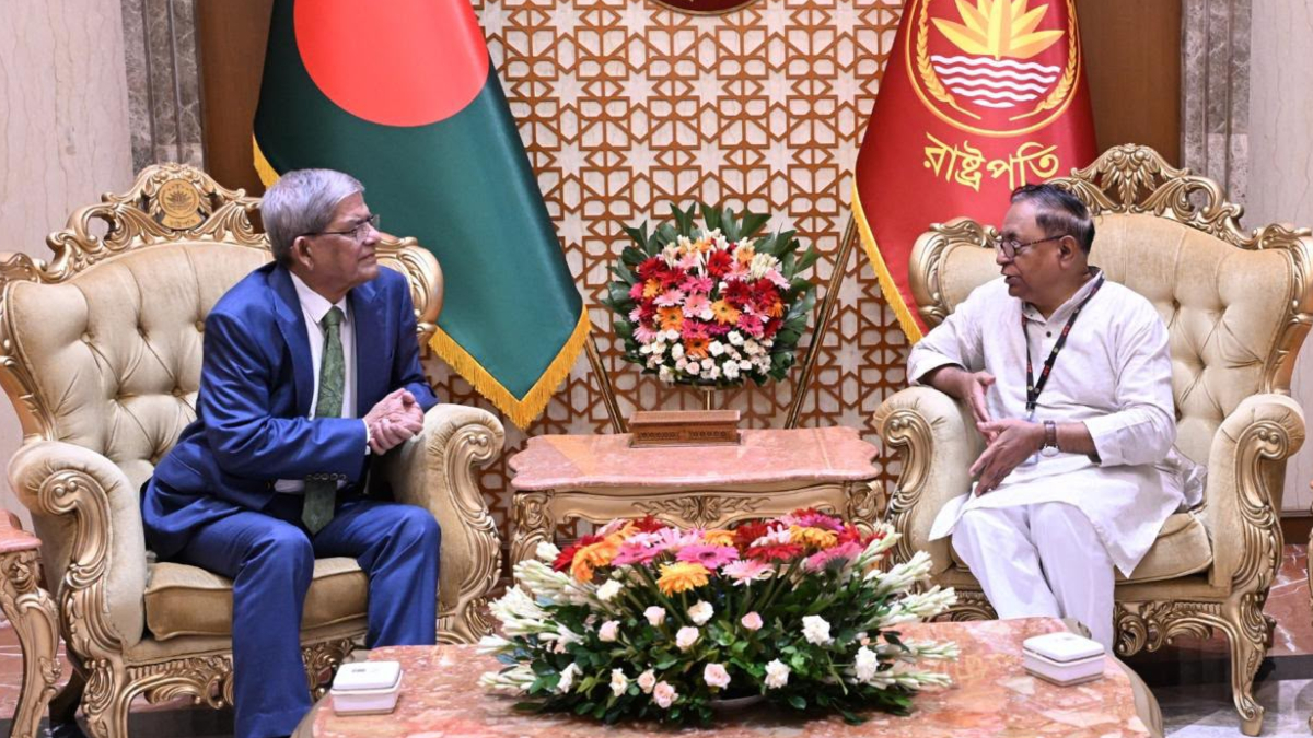 প্রগতিশীল-অসাম্প্রদায়িক ধারায় দেশ এগিয়ে নেবেন রাষ্ট্রপতি, আশা সাইফুল হকের