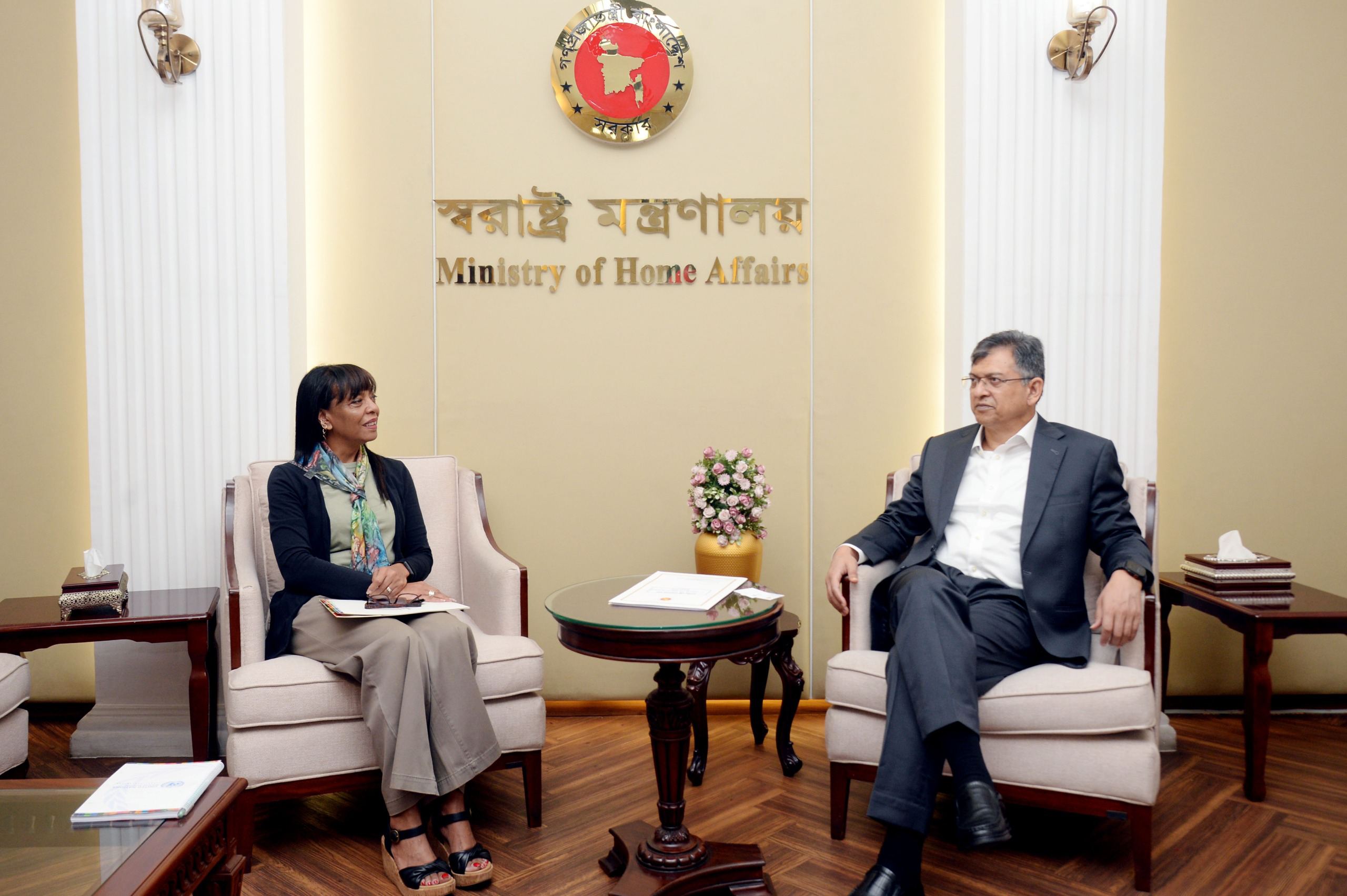 রোহিঙ্গা সংকট নিরসন ও শান্তি রক্ষা মিশনে সহযোগিতার আহ্বান স্বরাষ্ট্রমন্ত্রী