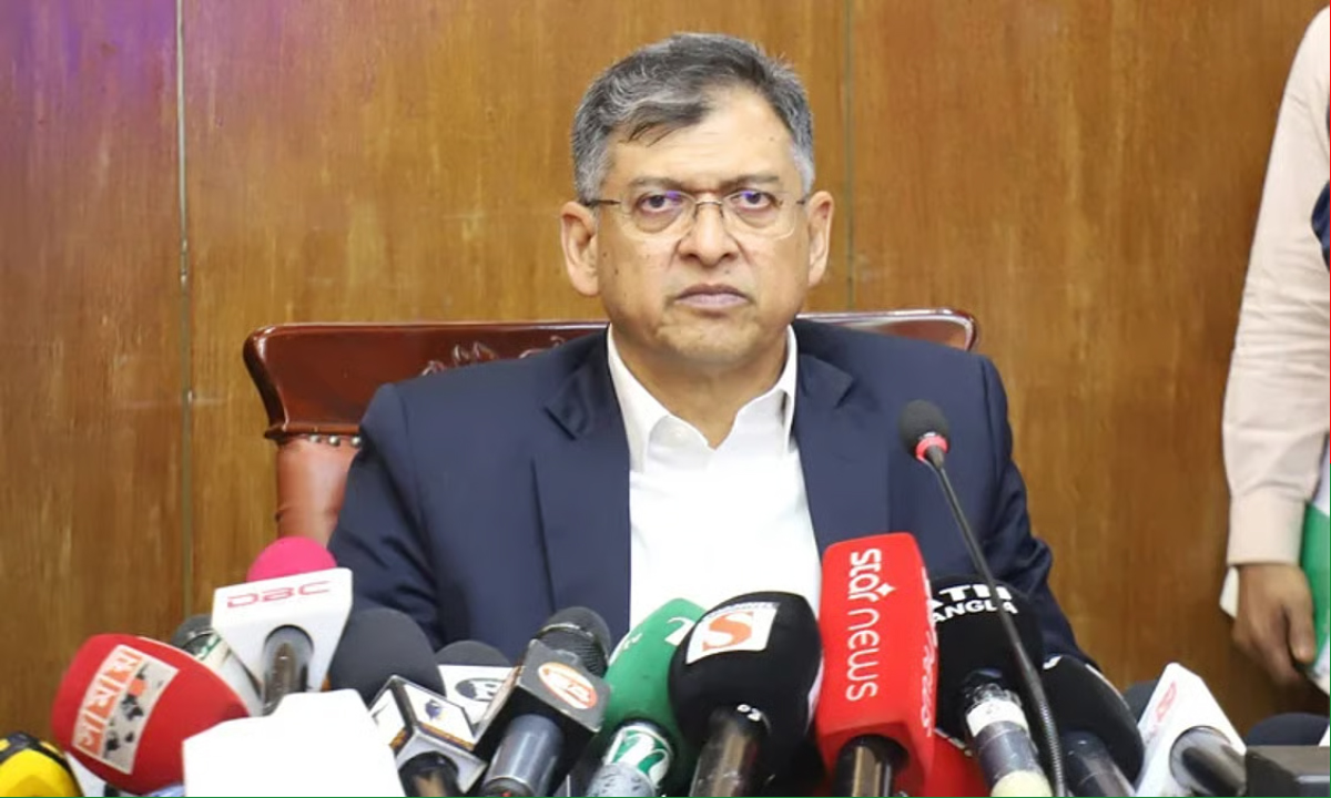 অতীতের নেতিবাচক ধারণা থেকে বেরিয়ে আসতে চায় বিএনপি : স্বরাষ্ট্রমন্ত্রী