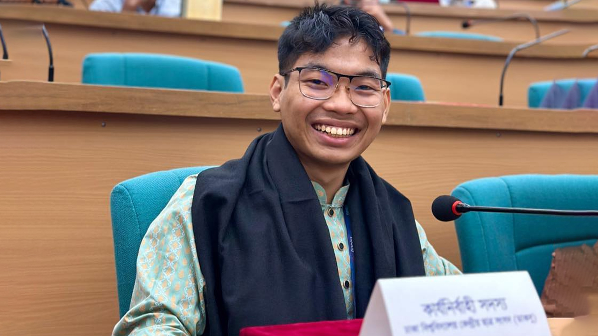 ডাকসুর সর্বমিত্র চাকমাকে ঢাবির শোকজ