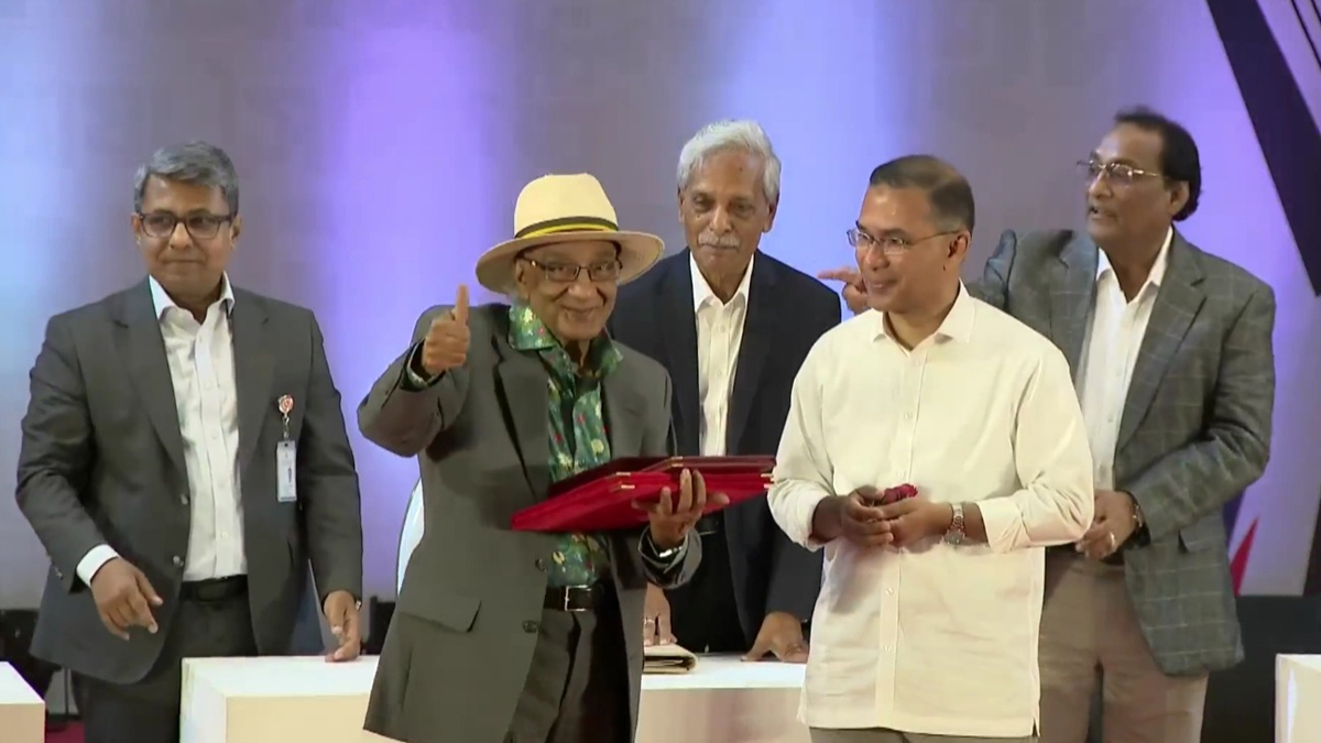 একুশে পদকে ভূষিত সাংবাদিক শফিক রেহমান