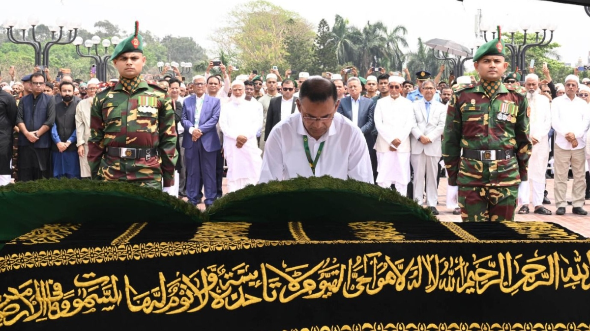 স্পিকারের সহধর্মিণী দিলারা হাফিজের জানাজা সম্পন্ন, প্রধানমন্ত্রীর শ্রদ্ধা