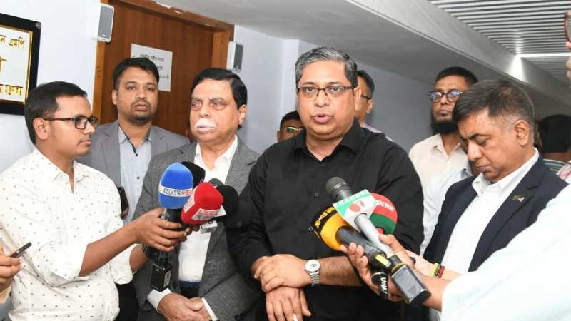 সেপ্টেম্বর থেকে ২ লাখ শ্রমিক নেওয়া শুরু করবে মালয়েশিয়া: প্রতিমন্ত্রী মীর শাহে আলম