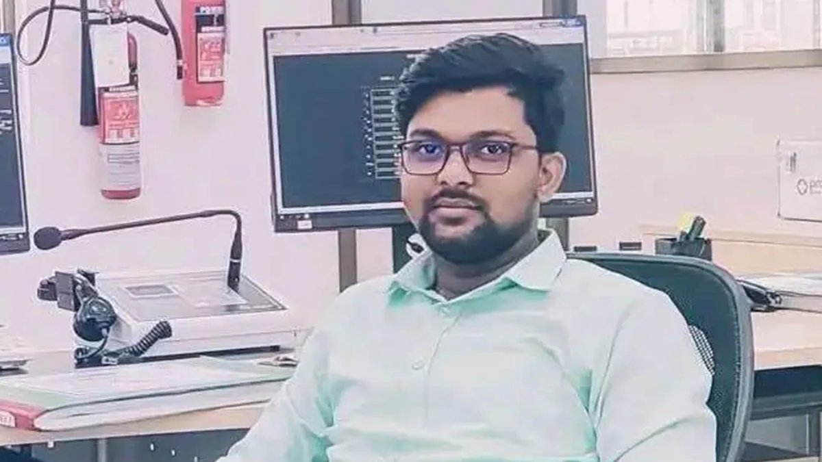 সাতক্ষীরায় বিআরটিসি বাসের চাপায় বাইক আরোহী নিহত