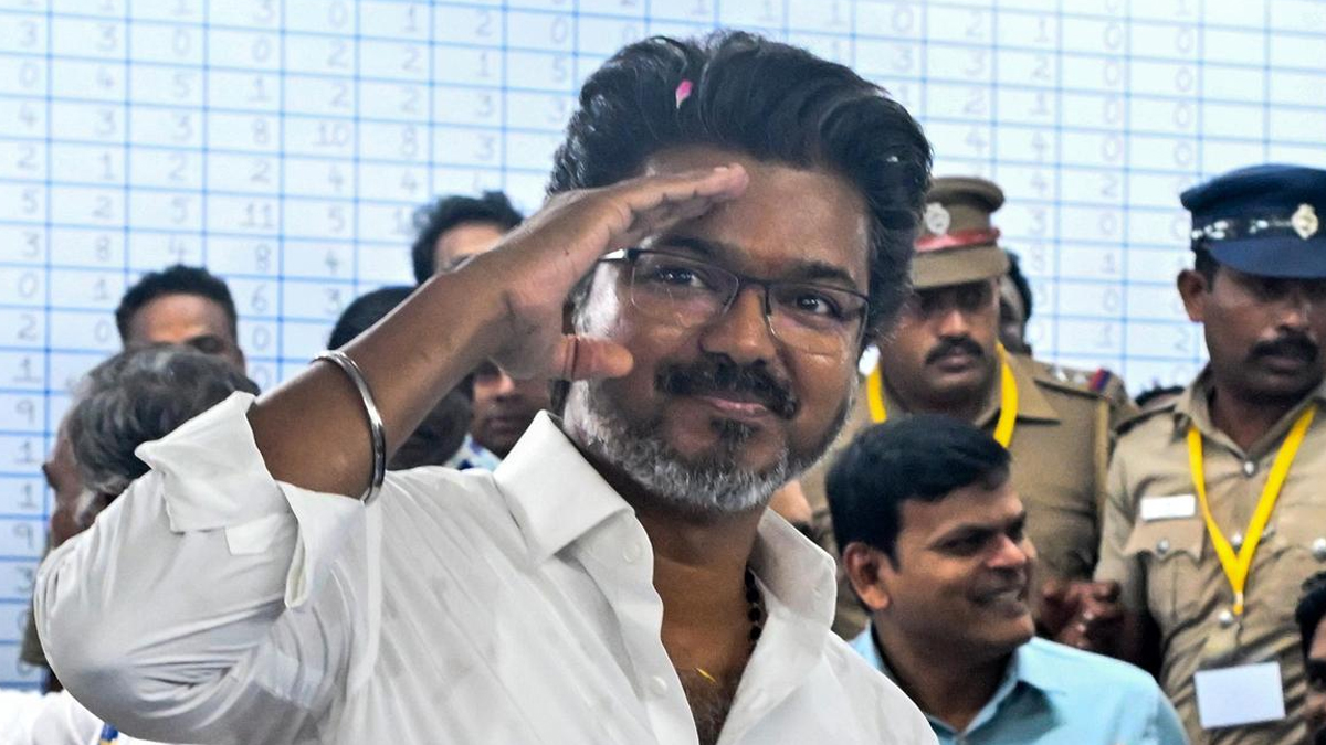বড়পর্দার পর রাজনীতিতেও চমক, তামিলনাড়ুতে জয় পেল বিজয়ের টিভিকে