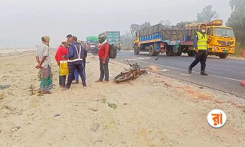 ময়মনসিংহে ৩, টাঙ্গাইলে সড়কে ঝরল দুজনের প্রাণ