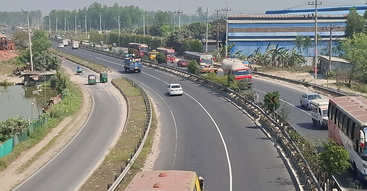 উত্তরের পথে স্বস্তির ঈদযাত্রা, অতিরিক্ত ভাড়া আদায়