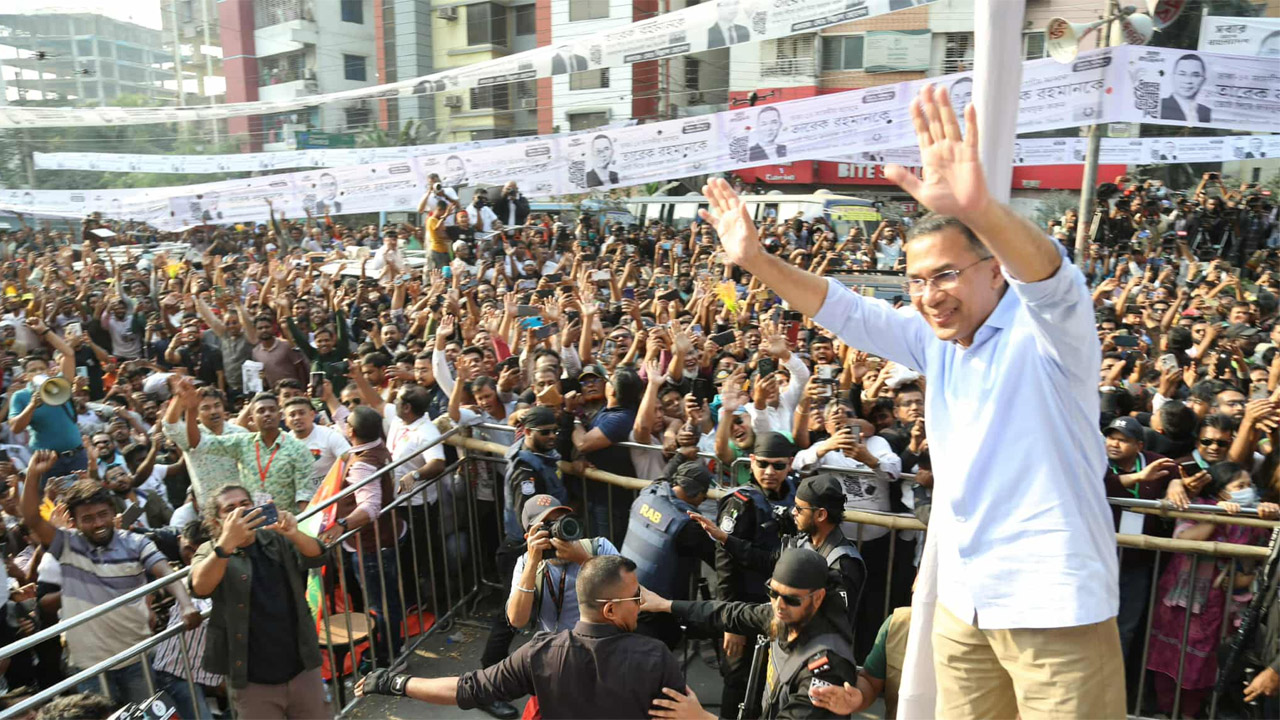 ক্ষমতায় গেলে ঢাকায় ৪০টি খেলার মাঠ নির্মাণের প্রতিশ্রুতি তারেক রহমানের