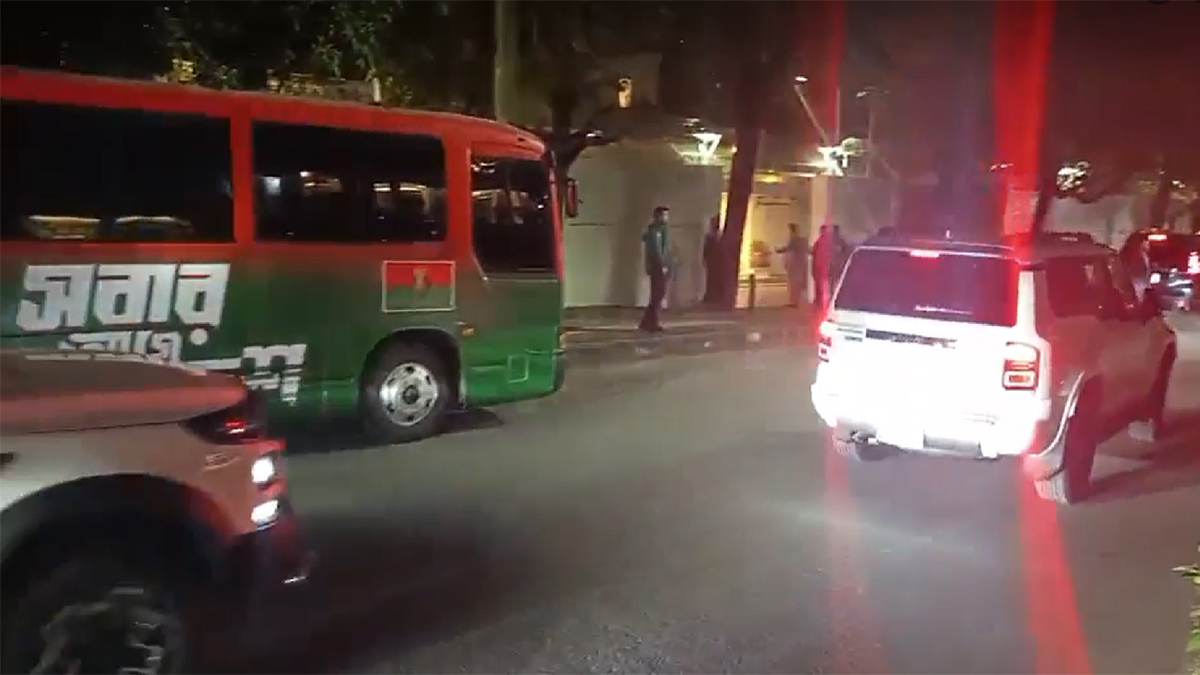 পরিবার নিয়ে যমুনায় তারেক রহমান