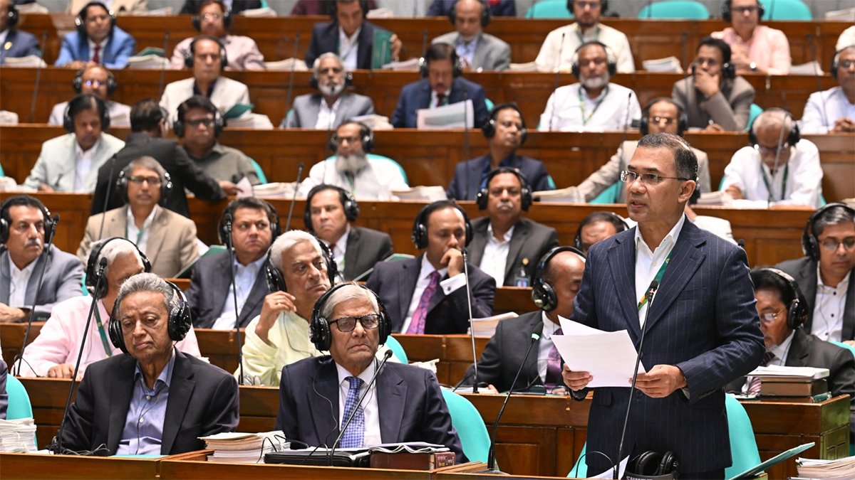 জুলাই সনদ থেকে ভূ-রাজনীতি— নতুন সরকারের সামনে রাজনৈতিক যত চ্যালেঞ্জ