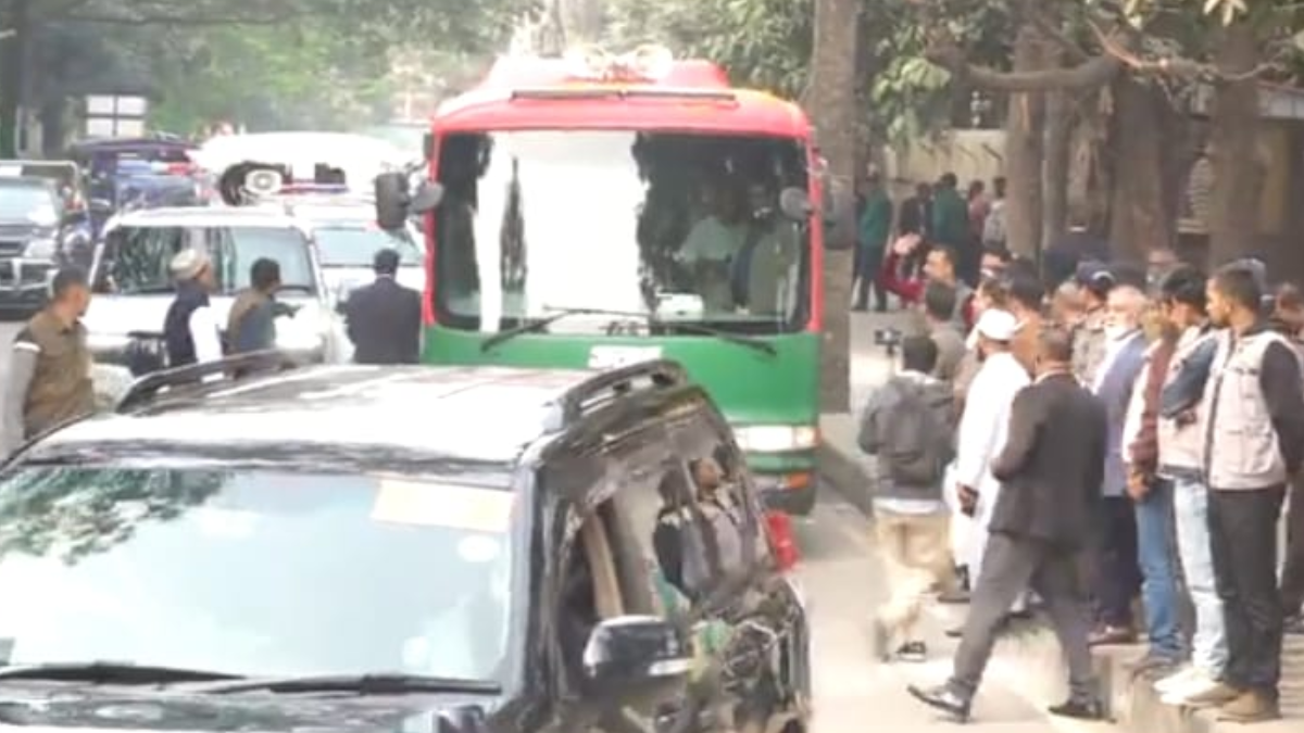 দেড় যুগ পর বাবার কবরে যাচ্ছেন তারেক রহমান, অপেক্ষায় নেতাকর্মীরা