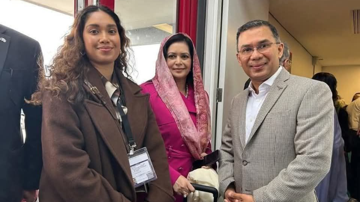 সপরিবারে হিথ্রো বিমানবন্দরের পথে তারেক রহমান