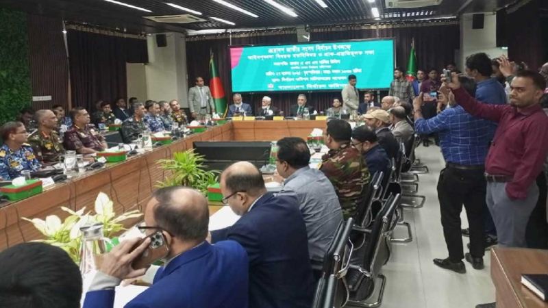 তফসিলের আগে আইনশৃঙ্খলা বাহিনীর সঙ্গে বৈঠকে ইসি