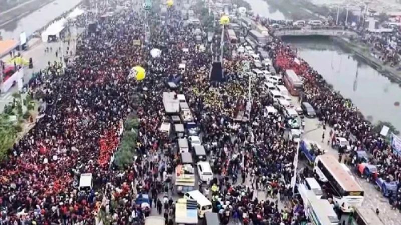 ঠাঁই নেই ৩শ' ফুটে, নেতাকে বরণ করতে অগণিত মানুষের উপস্থিতি