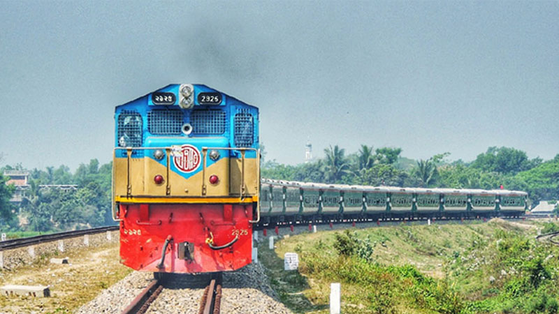 ৭ ঘণ্টা পর ঢাকা-রাজশাহী ট্রেন চলাচল স্বাভাবিক