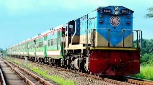 চলন্ত ট্রেন থেকে নামতে গিয়ে পুলিশ সদস্যের দুই পা বিচ্ছিন্ন