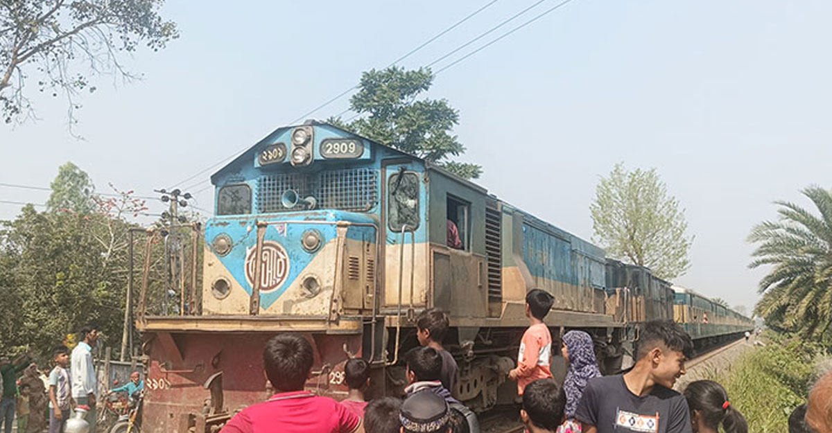 ঢাকার সঙ্গে উত্তরবঙ্গের রেল যোগাযোগ স্বাভাবিক