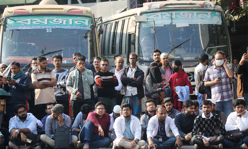 ভাতা বাড়িয়ে ৩০ হাজার করলেও ট্রেইনি চিকিৎসকদের প্রত্যাখ্যান