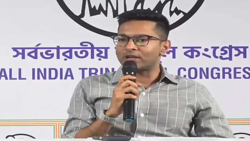 দেড় বছর ধরে শেখ হাসিনা কেন দিল্লিতে, প্রশ্ন তুললেন তৃণমূল নেতা