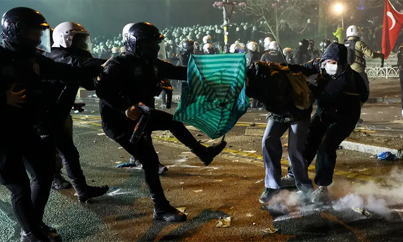 মেয়রের গ্রেপ্তার ঘিরে তুরস্কে বিক্ষোভ, ৯ সাংবাদিকসহ আটক ১১৩৩