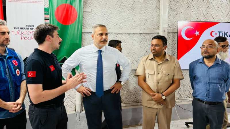 রোহিঙ্গা ক্যাম্পে তুরস্কের পররাষ্ট্রমন্ত্রী, মানবিক সহায়তা অব্যাহত রাখার আশ্বাস
