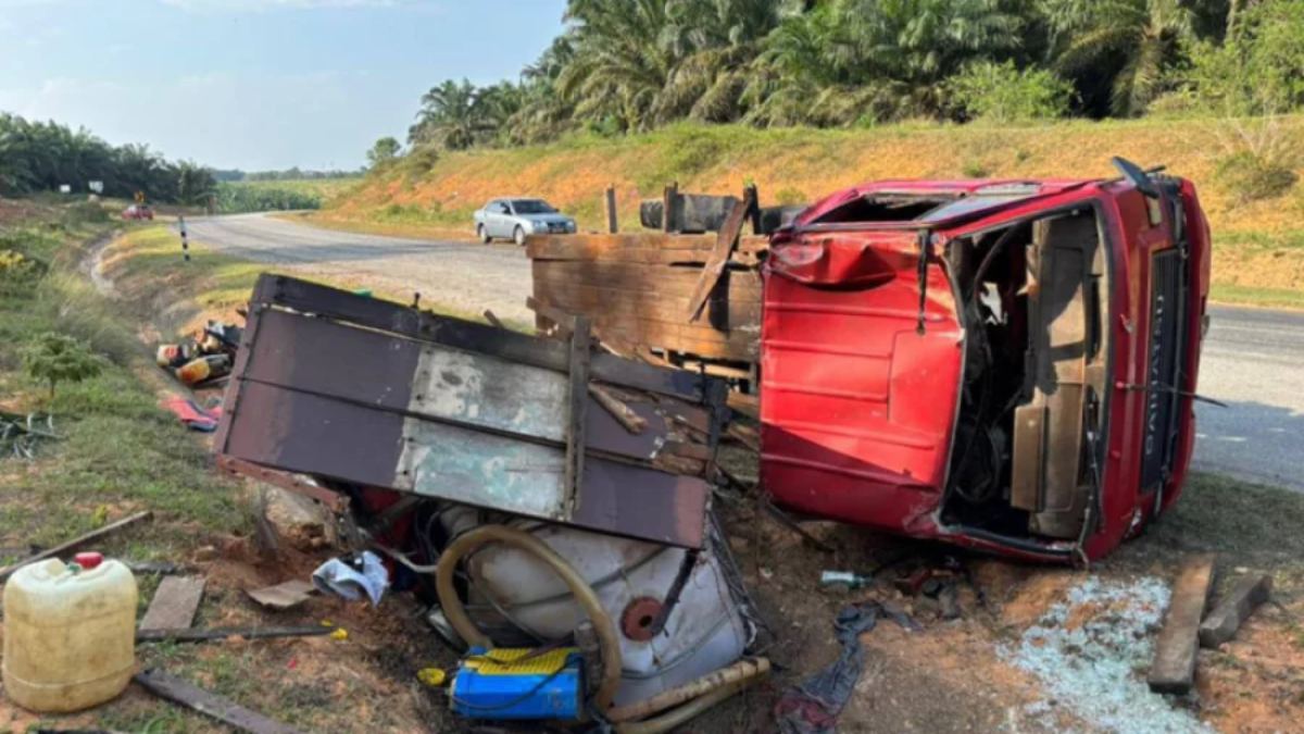 মালয়েশিয়ায় লরি উল্টে দুই বাংলাদেশি নিহত