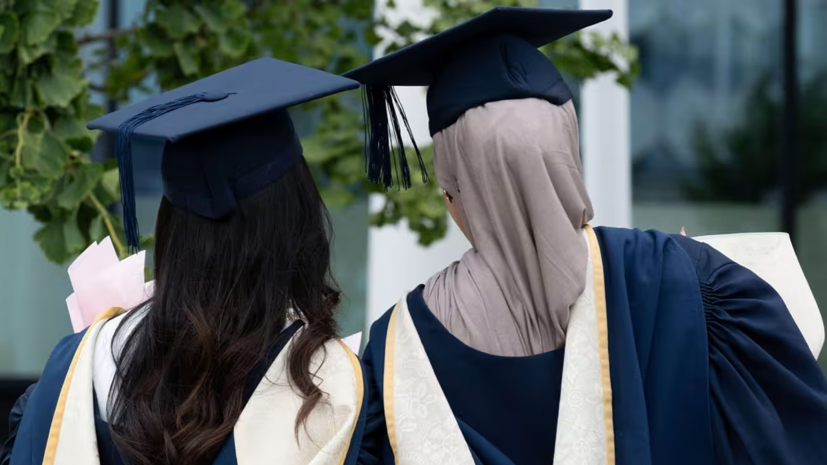 বাংলাদেশ-পাকিস্তানের শিক্ষার্থীদের জন্য যুক্তরাজ্যের বিশ্ববিদ্যালয়ের দরজা বন্ধ