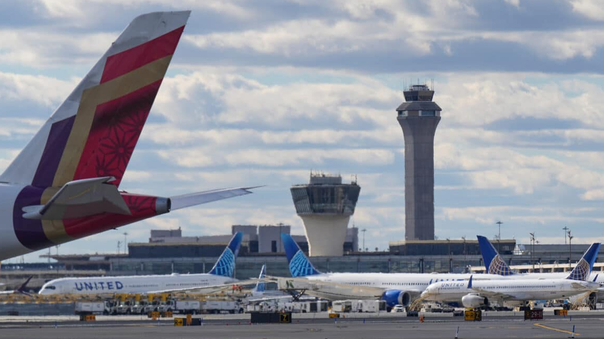 যুক্তরাষ্ট্রে শাটডাউনে বিপর্যস্ত শিডিউল, ফ্লাইট বাতিল-দেরিতে ভোগান্তি