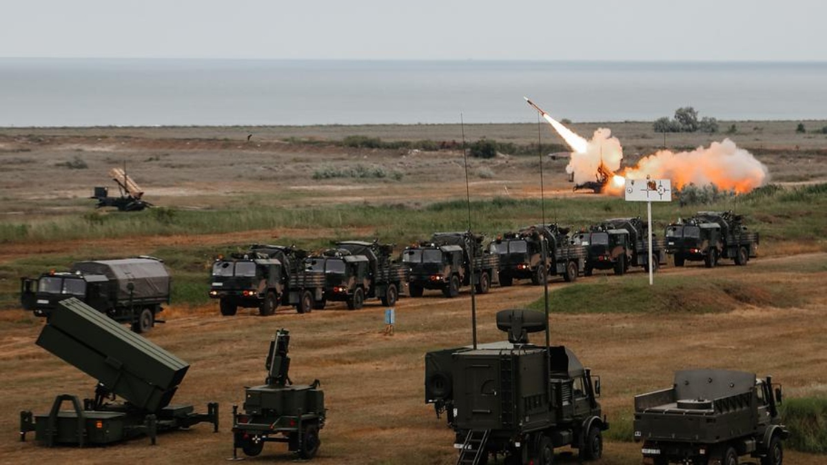 ইরান যুদ্ধে মার্কিন ক্ষেপণাস্ত্র ভাণ্ডারের অর্ধেকই শেষ, ফুরিয়ে আসছে মজুত