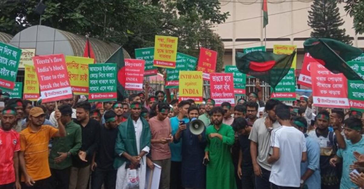 ডুম্বুর বাঁধ অভিমুখে লং মার্চ শুরু