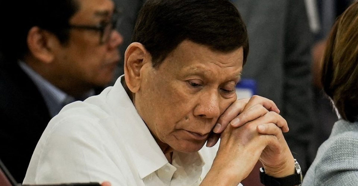 সাবেক প্রেসিডেন্ট দুতার্তেকে আইসিসির কাছে হস্তান্তর