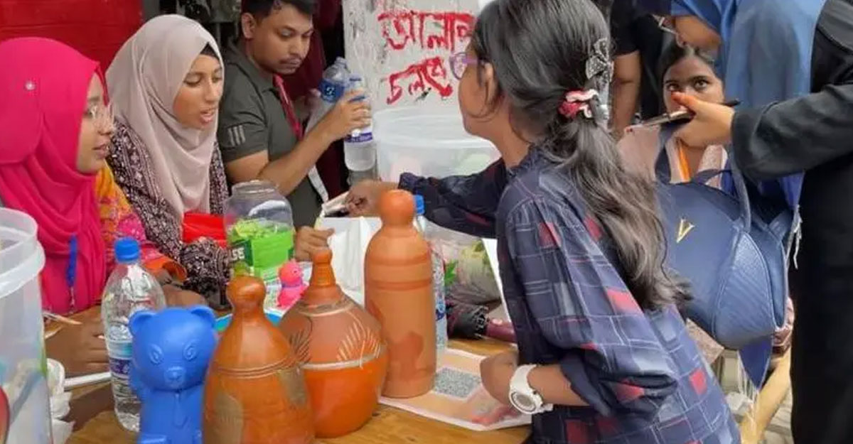 ত্রাণের টাকা ব্যাংকে কেন রেখেছেন সমন্বয়করা?