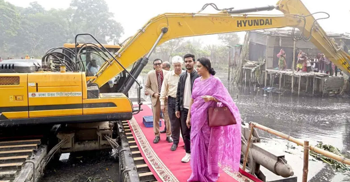 লাল গালিচা ও বাংলা একাডেমি পুরস্কার নিয়ে বিতর্ক