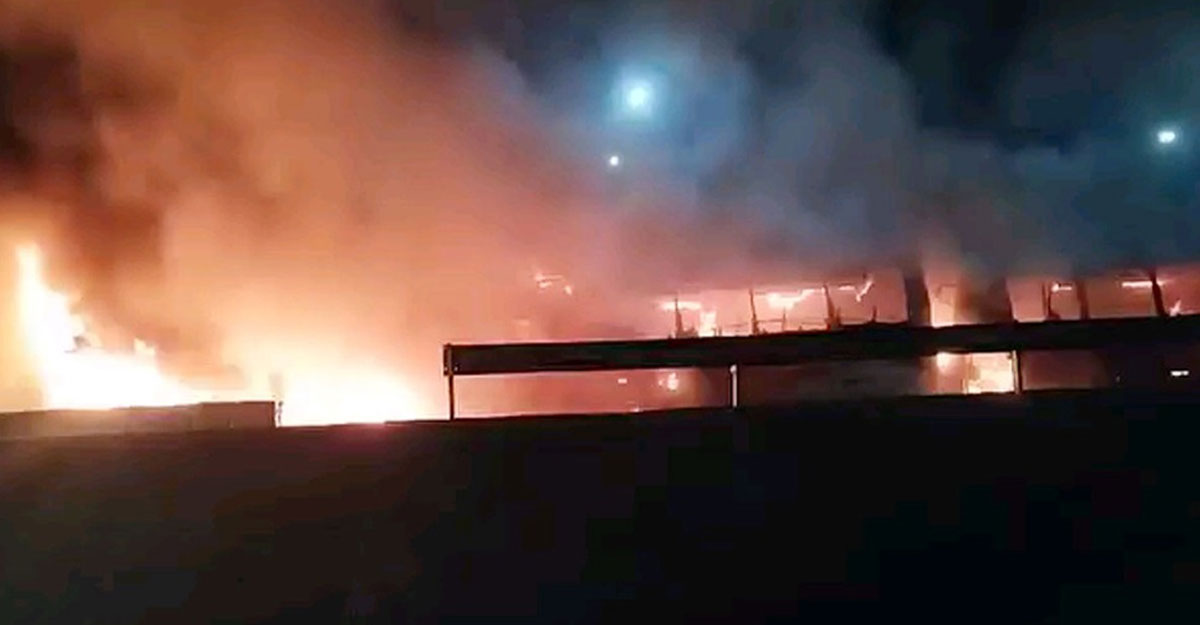 সাভারে বাস-অ্যাম্বুলেন্স সংঘর্ষে আগুন, চারজনের প্রাণহানি