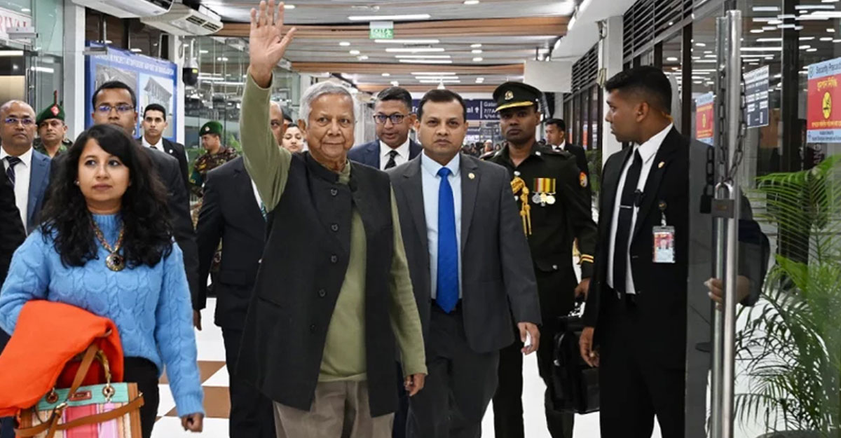 ডব্লিউইএফের বৈঠকে যোগ দিতে ঢাকা ছাড়লেন প্রধান উপদেষ্টা