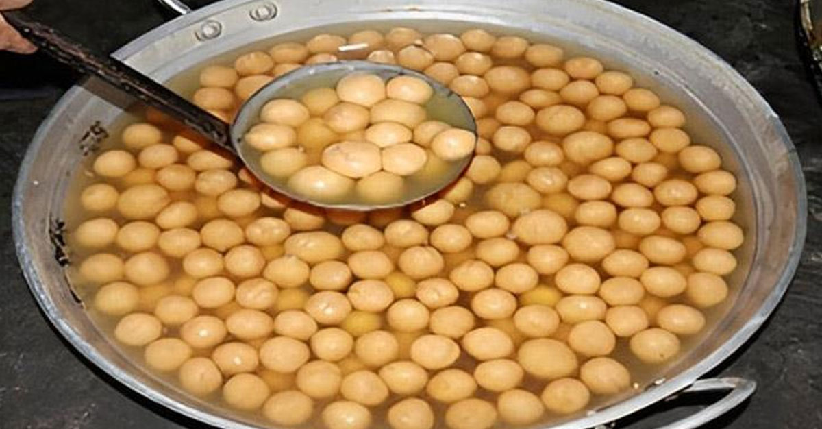 দেশজুড়ে খ্যাতি ছড়িয়েছে যশোরের জামতলার মিষ্টি