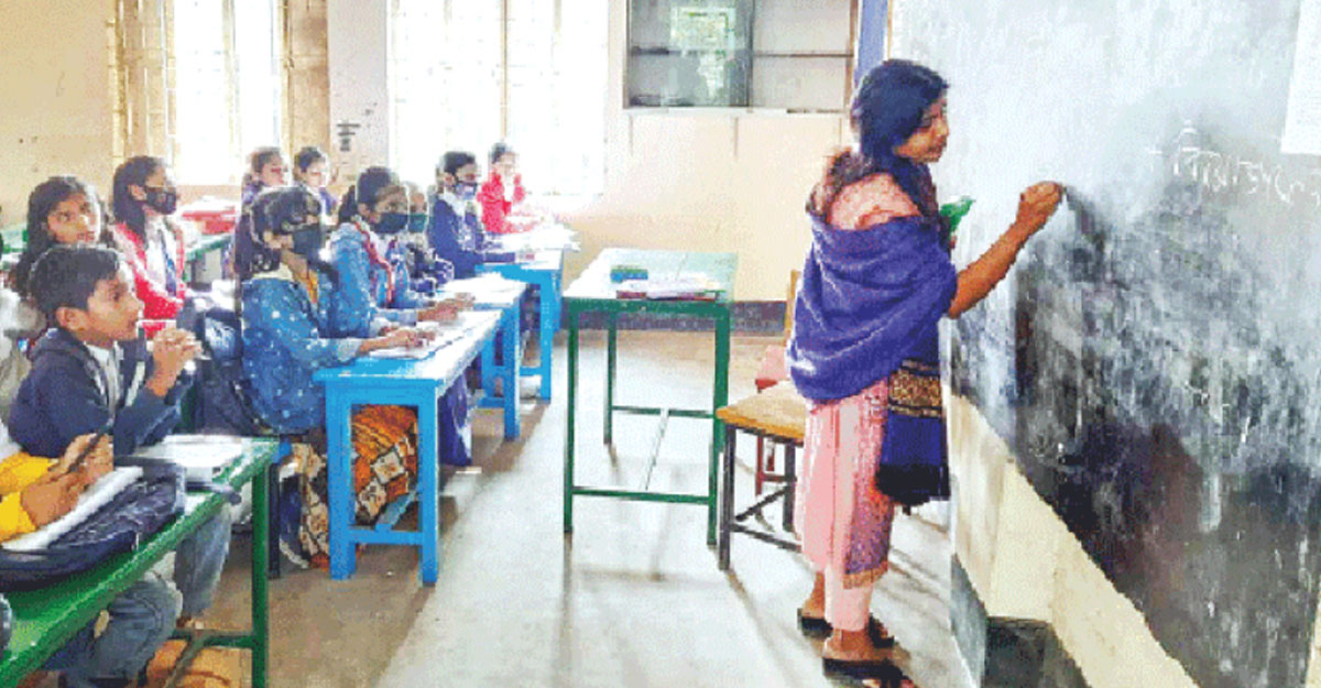এক লাখ শিক্ষক নিয়োগের গণবিজ্ঞপ্তি শিগগির