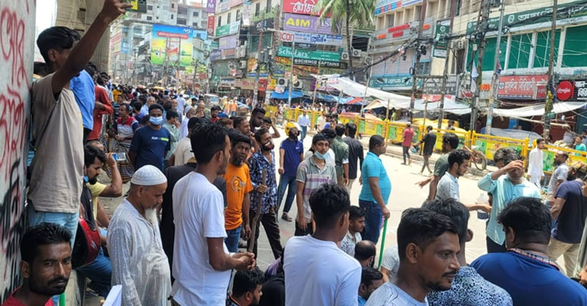 মিরপুরে আ.লীগ-শিক্ষার্থী ধাওয়া-পাল্টাধাওয়া