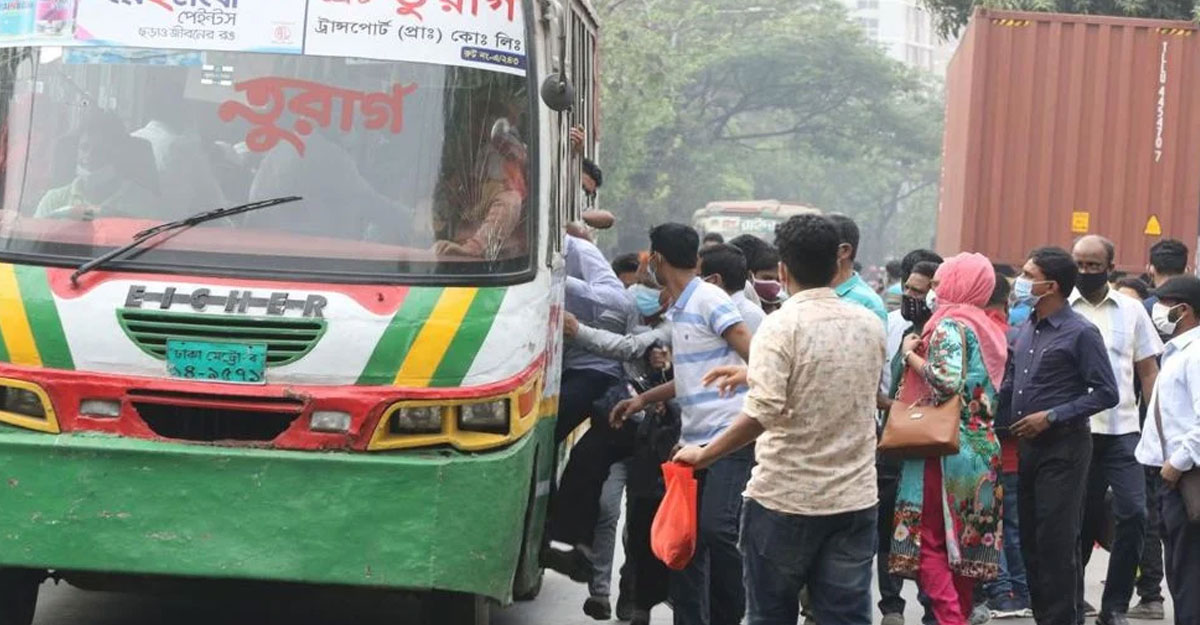 রাজধানী ঢাকায় গণপরিবহন সংকট