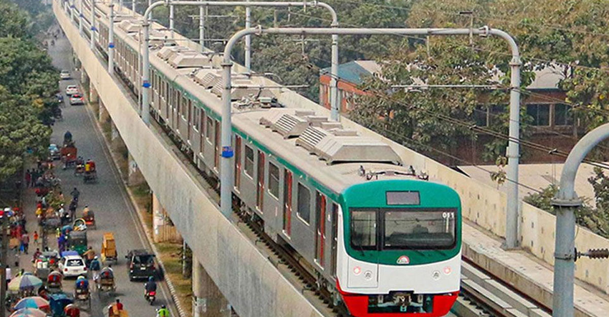 ঈদের ছুটি শেষে চলছে মেট্রোরেল-আন্তঃনগর ট্রেন
