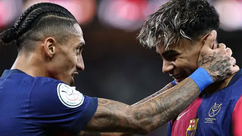 রিয়ালকে হারিয়ে বার্সার শিরোপা উৎসব