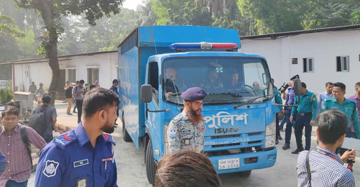 ট্রাইব্যুনালে হাজির ১৩ আসামি