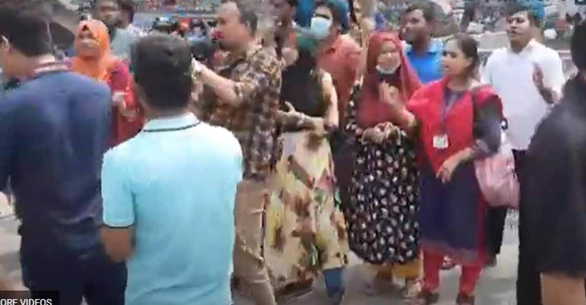 সায়েন্সল্যাবে সড়ক অবরোধ আন্দোলনকারীদের