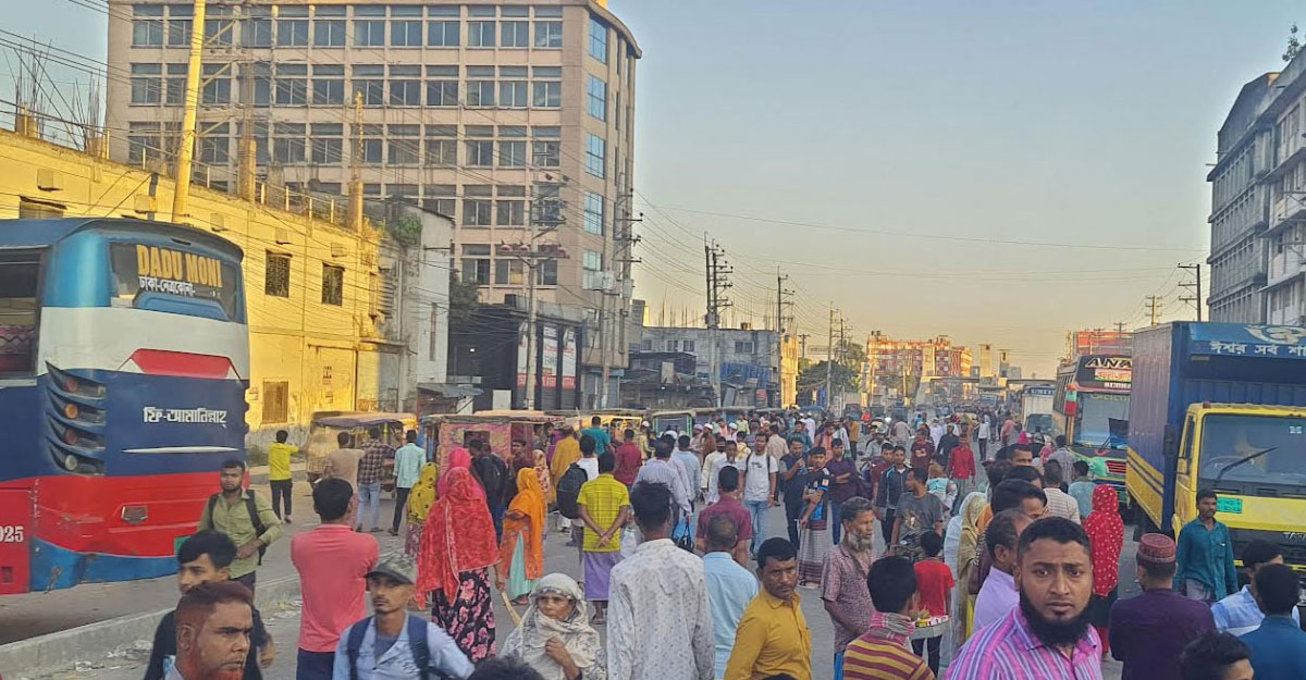 গাজীপুরে শ্রমিক বিক্ষোভে ২০ কিমিজুড়ে যানজট