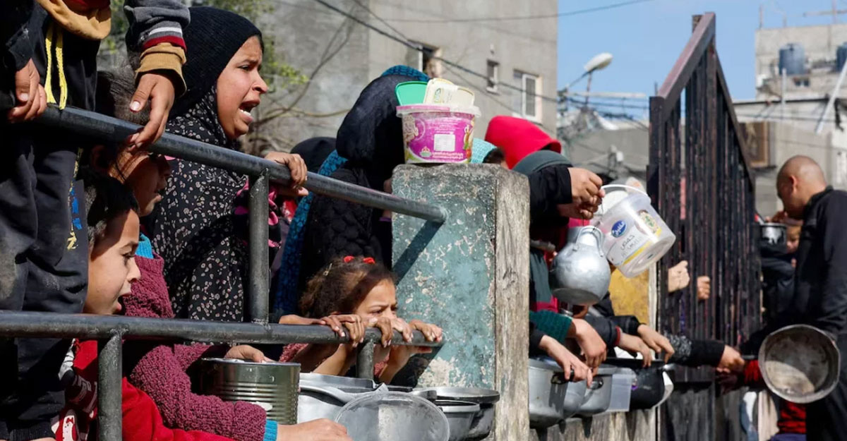ত্রাণের আশায় গিয়ে আরও ৪০ ফিলিস্তিনি নিহত