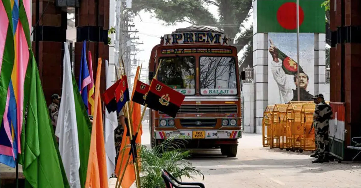 ৫ আগস্টের পর ভারত থেকে পণ্য আমদানি কতটা কমেছে?